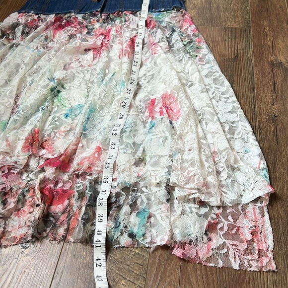 Denim and lace sleeveless top - Picture 5 of 5